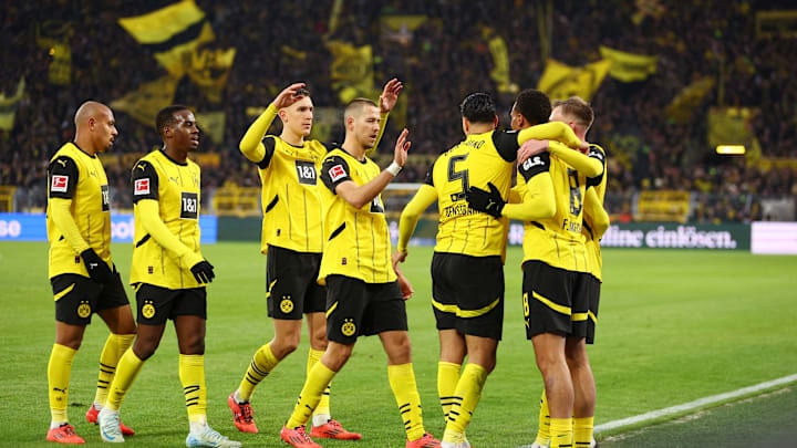 Chiến thắng hủy diệt của Dortmund