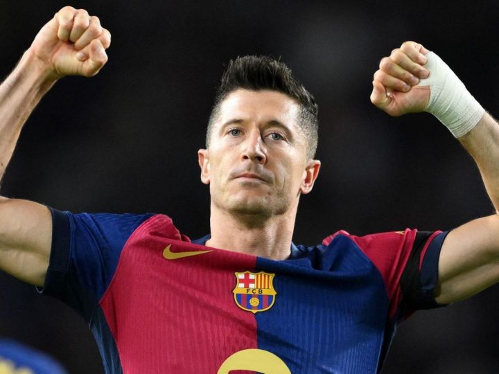 Lewandowski giành giải cầu thủ xuất sắc nhất tháng tại La Liga