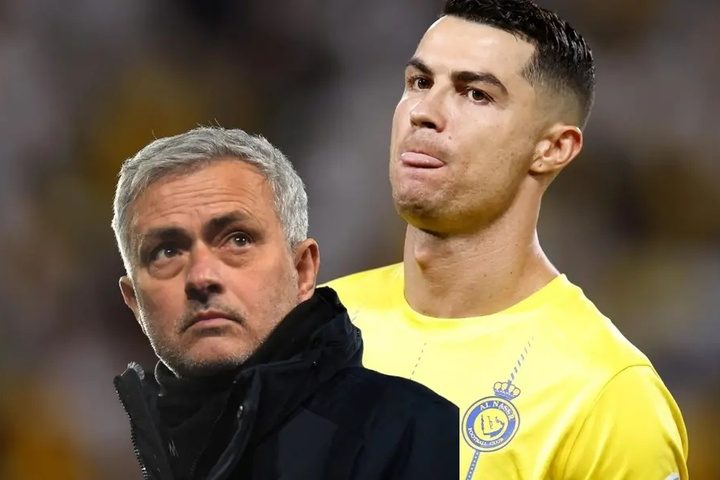 Mourinho gọi điện thuyết phục Ronaldo gia nhập Fenerbahce