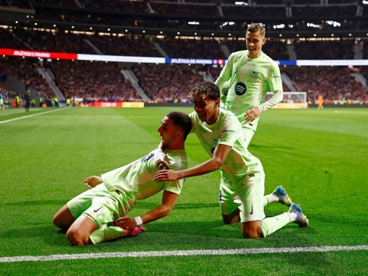 Cú ăn ba của Barcelona